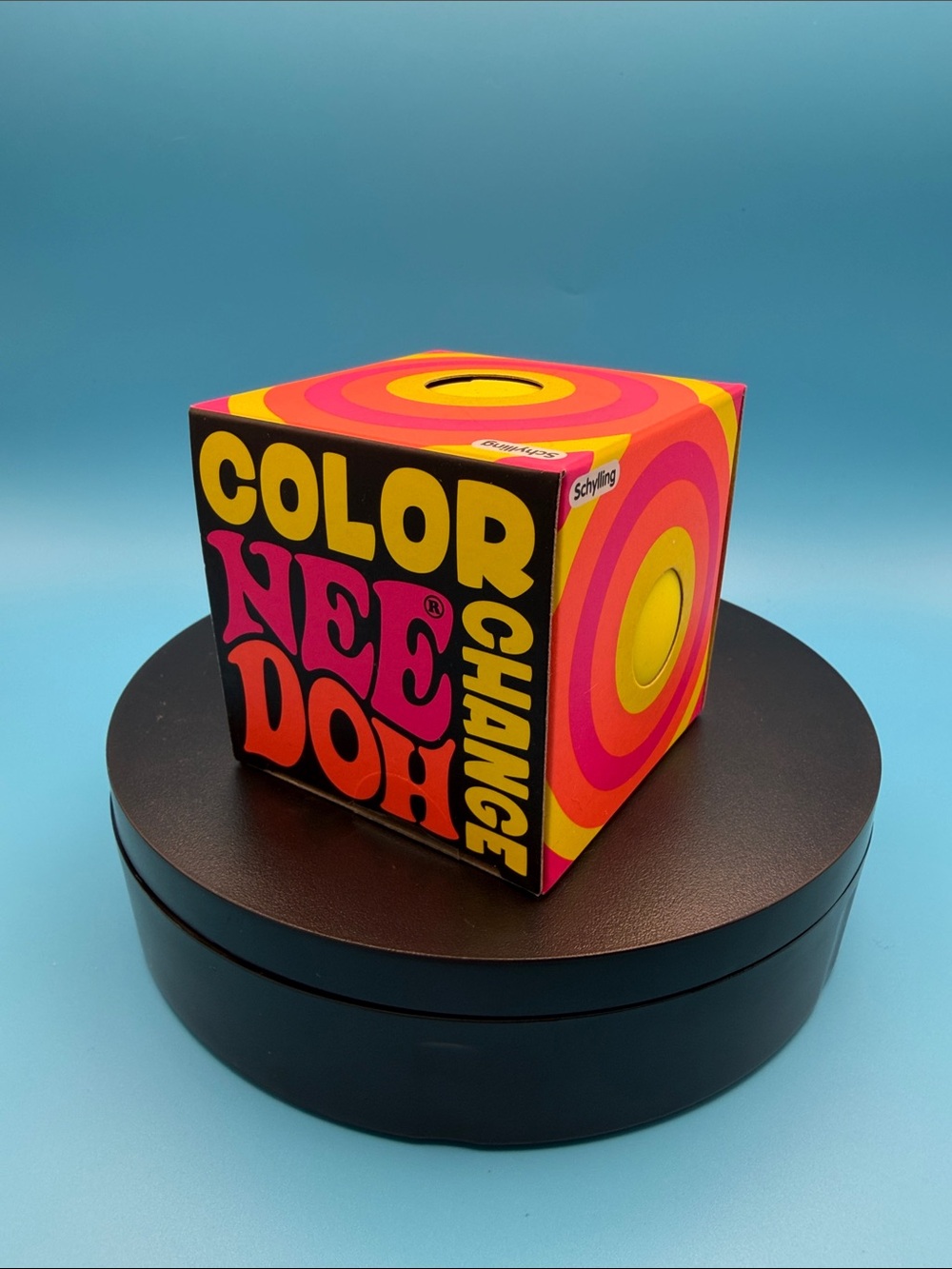 Color Change Cube Toy - Pink & Yellow